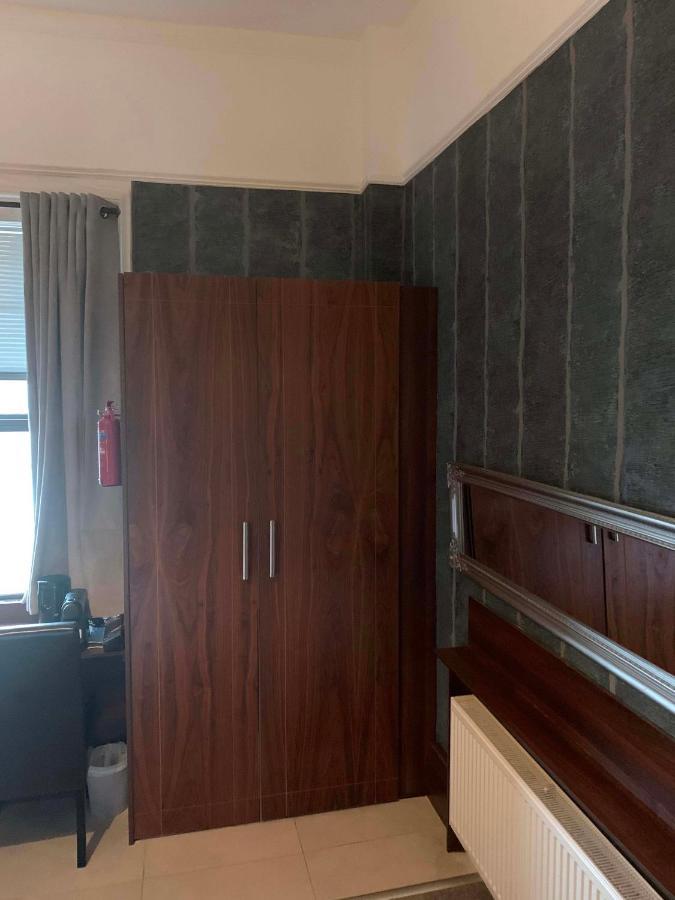 Upstairs Studio - Private Kitchenette And Small En-Suite 都柏林 外观 照片