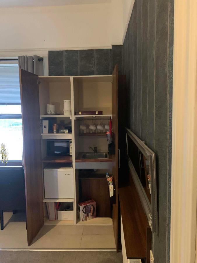Upstairs Studio - Private Kitchenette And Small En-Suite 都柏林 外观 照片